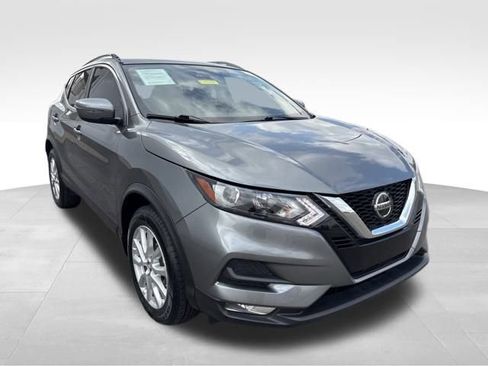 Used 2022 Nissan Rogue Sport SV image 1