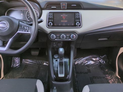 Used 2021 Nissan Versa SV image 23