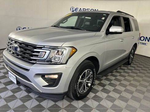 Used 2018 Ford Expedition XLT w/ Equipment Group 201A AWD/4WD image 1