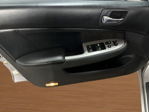 Used 2006 Honda Accord EX-L image 9