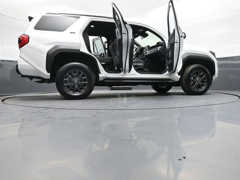 Certified 2025 Toyota 4Runner SR5 image 46