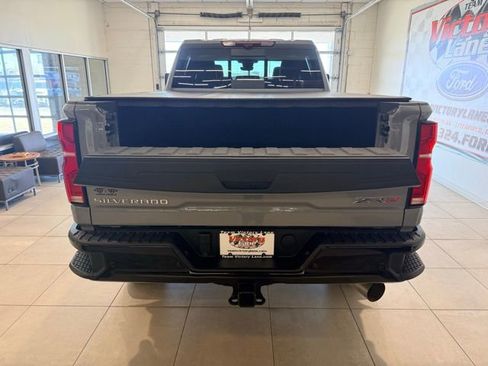 Used 2025 Chevrolet Silverado 2500 ZR2 w/ Technology Package AWD/4WD image 9