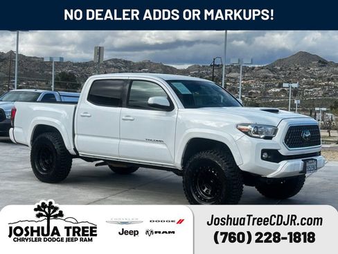 Used 2018 Toyota Tacoma TRD Sport image 1