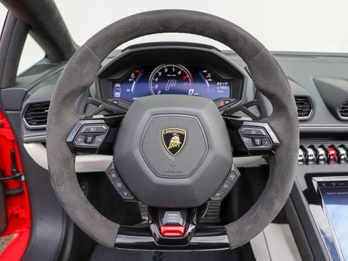 Used 2024 Lamborghini Huracan EVO AWD/4WD image 15