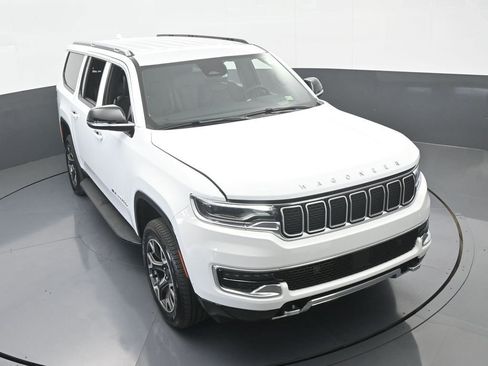 Used 2023 Jeep Wagoneer L Series III w/ Preferred Equipment Group image 59