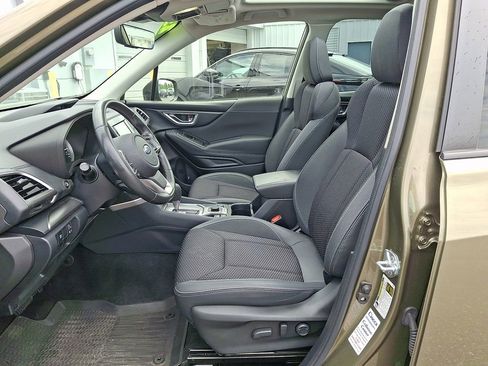 Used 2023 Subaru Forester Premium AWD/4WD image 15