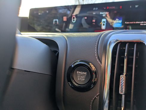 New 2025 Ford Expedition Max Platinum w/ Driver's Package image 25