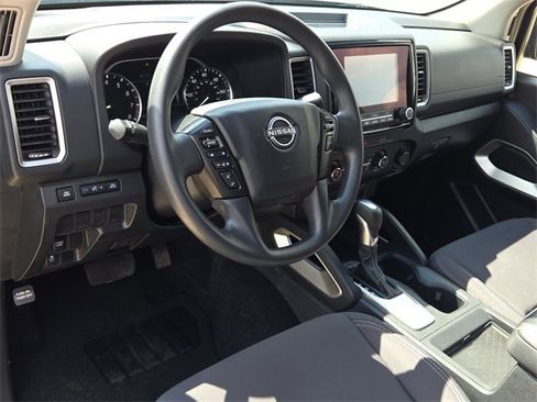 Used 2022 Nissan Frontier SV image 15