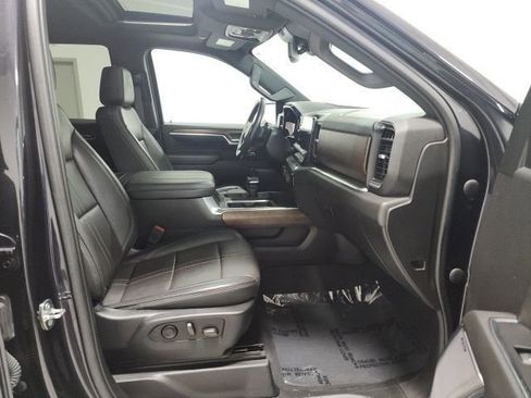 Used 2023 Chevrolet Silverado 1500 High Country w/ High Country Premium Package AWD/4WD image 15