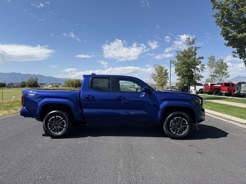 New 2025 Toyota Tacoma TRD Sport image 5