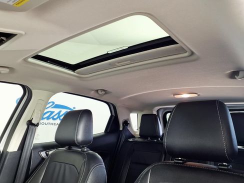 Used 2019 Ford EcoSport Titanium FWD image 16