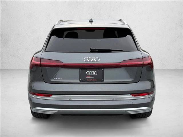 Used 2019 Audi e-tron Prestige w/ Prestige Package AWD/4WD image 7