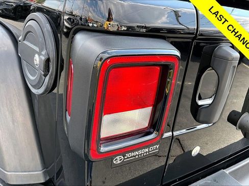 Used 2022 Jeep Wrangler Unlimited Sport AWD/4WD image 30