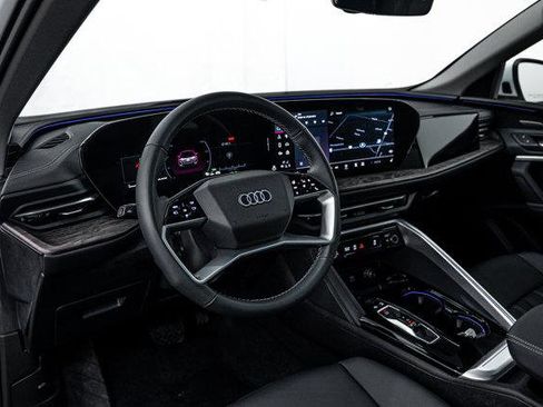 Certified 2025 Audi Q5 Premium w/ Premium Plus AWD/4WD image 11