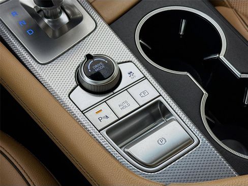 Used 2022 Genesis G70 2.0T w/ Prestige Package image 10