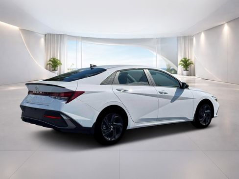 New 2026 Hyundai Elantra Sport image 8