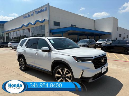 New 2025 Honda Pilot Touring image 1