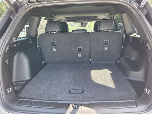 New 2027 Jeep Grand Cherokee Altitude RWD image 29