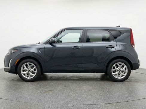 Used 2025 Kia Soul LX w/ LX Technology Package FWD image 5