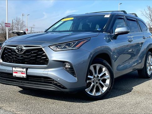 Used 2020 Toyota Highlander Limited image 1