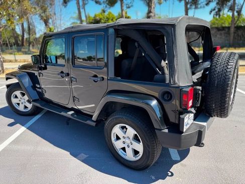 Used 2012 Jeep Wrangler Unlimited Sahara AWD/4WD image 28