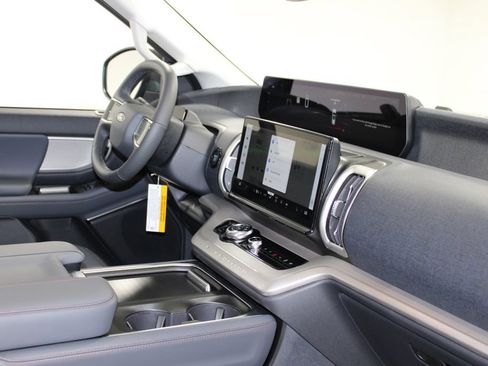 New 2025 Ford Expedition Max Active image 34