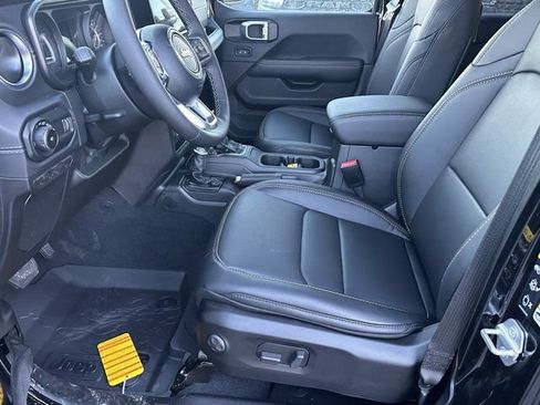 New 2026 Jeep Wrangler Unlimited Sahara AWD/4WD image 9