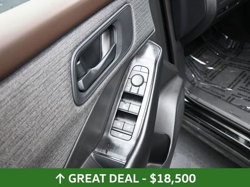 Used 2023 Nissan Rogue S image 25