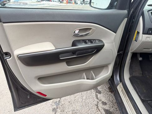 Used 2020 Kia Sedona EX image 11