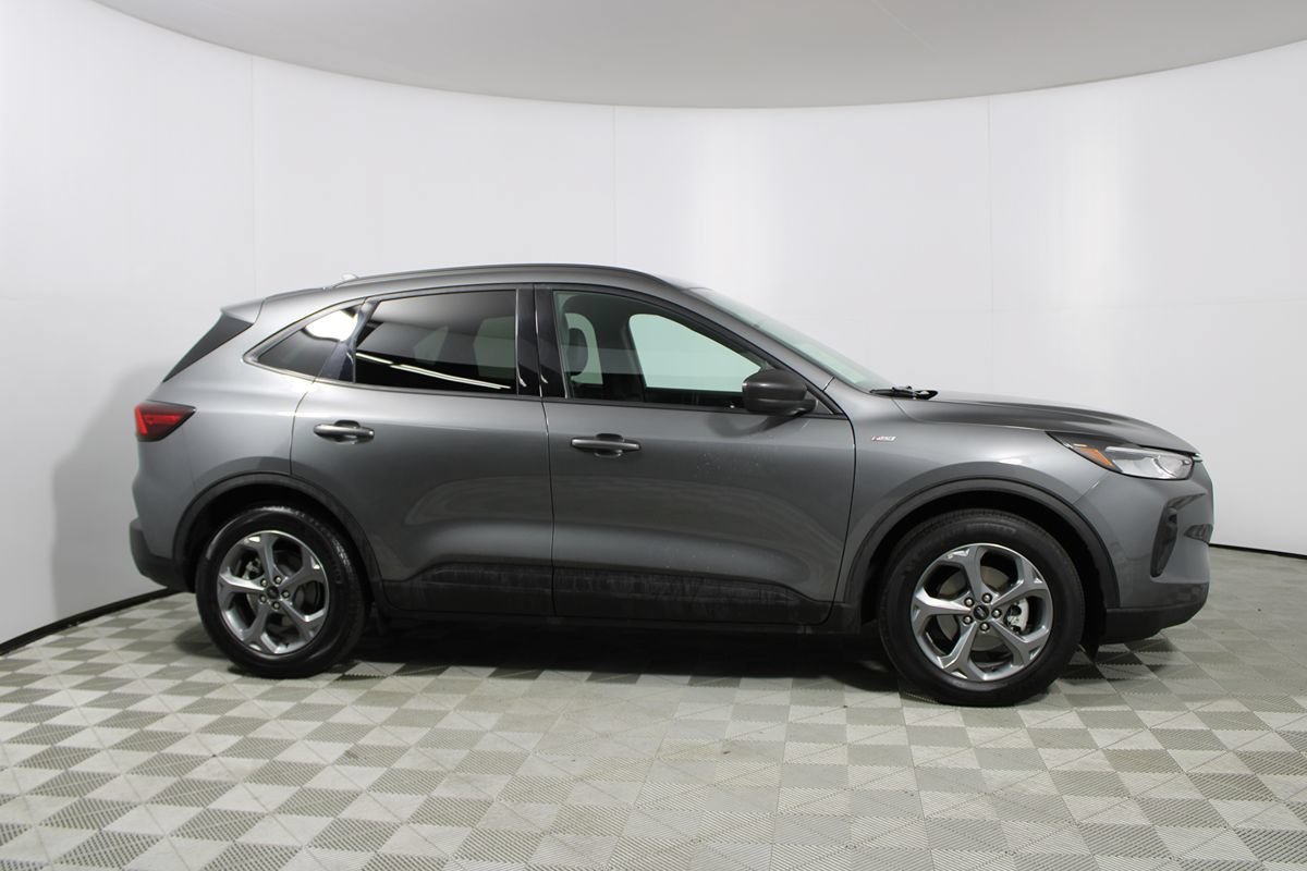 Used 2025 Ford Escape ST-Line FWD image 6