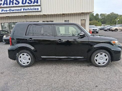 Used 2013 Scion xB image 10