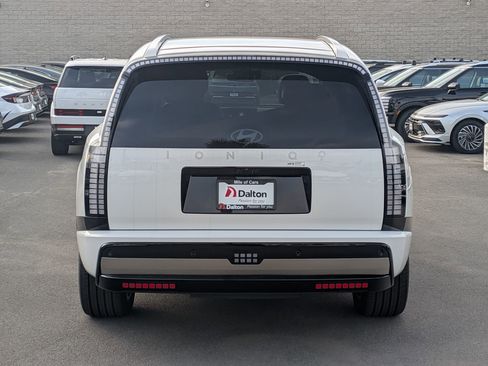 New 2026 Hyundai Ioniq 9 Calligraphy image 3