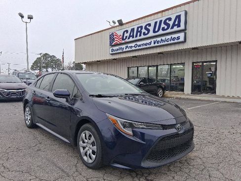 Used 2022 Toyota Corolla LE image 1
