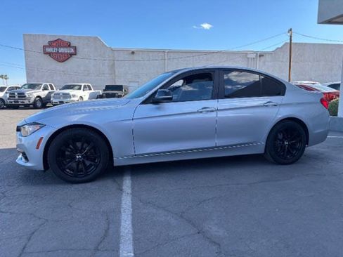 Used 2016 BMW 320i Sedan RWD image 6