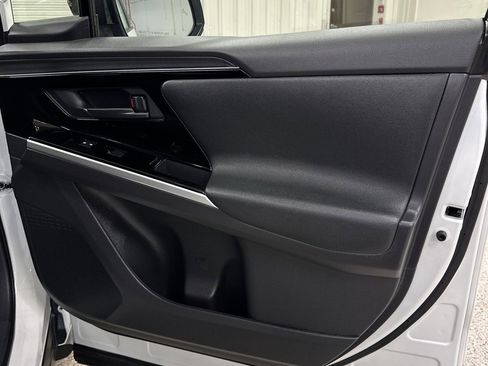 Used 2023 Toyota bZ4X XLE image 26