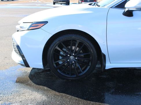 Used 2023 Toyota Camry XSE image 18