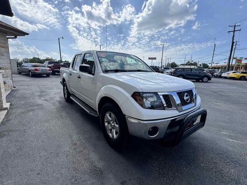 Used 2010 Nissan Frontier SE RWD image 4