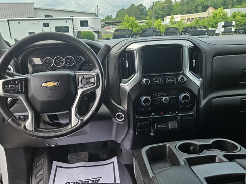 Used 2022 Chevrolet Silverado 3500 LT w/ Convenience Package AWD/4WD image 12