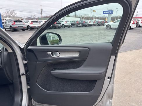 Used 2023 Volvo XC40 B5 Plus w/ Protection Package Premier AWD/4WD image 31