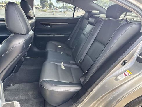 Used 2017 Lexus ES 350 w/ Navigation System Package FWD image 22