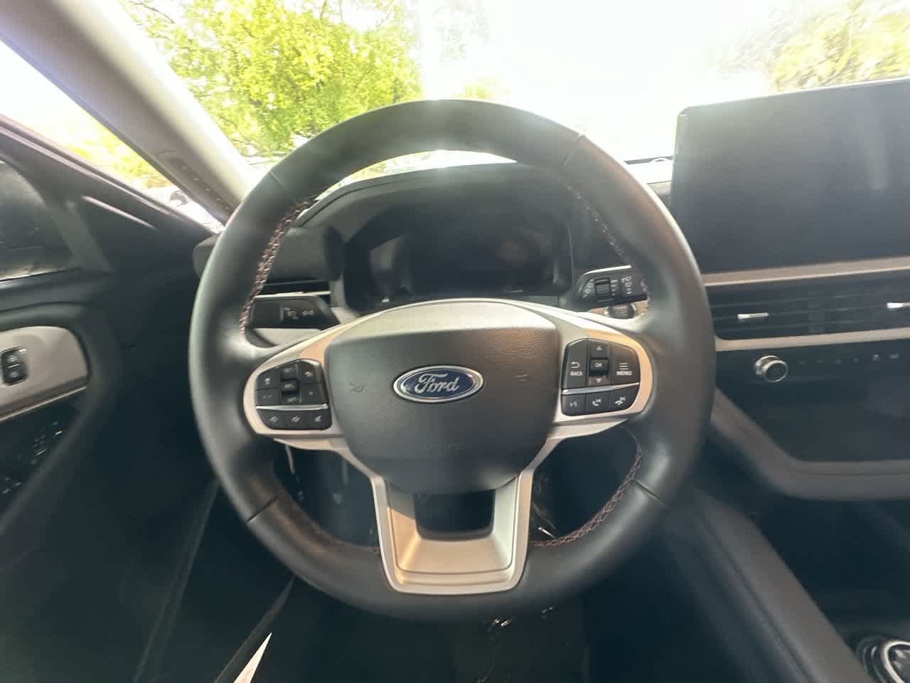 Used 2026 Ford Explorer Active RWD image 15
