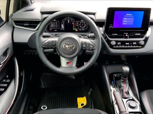 Used 2025 Toyota Corolla Premium Plus image 5