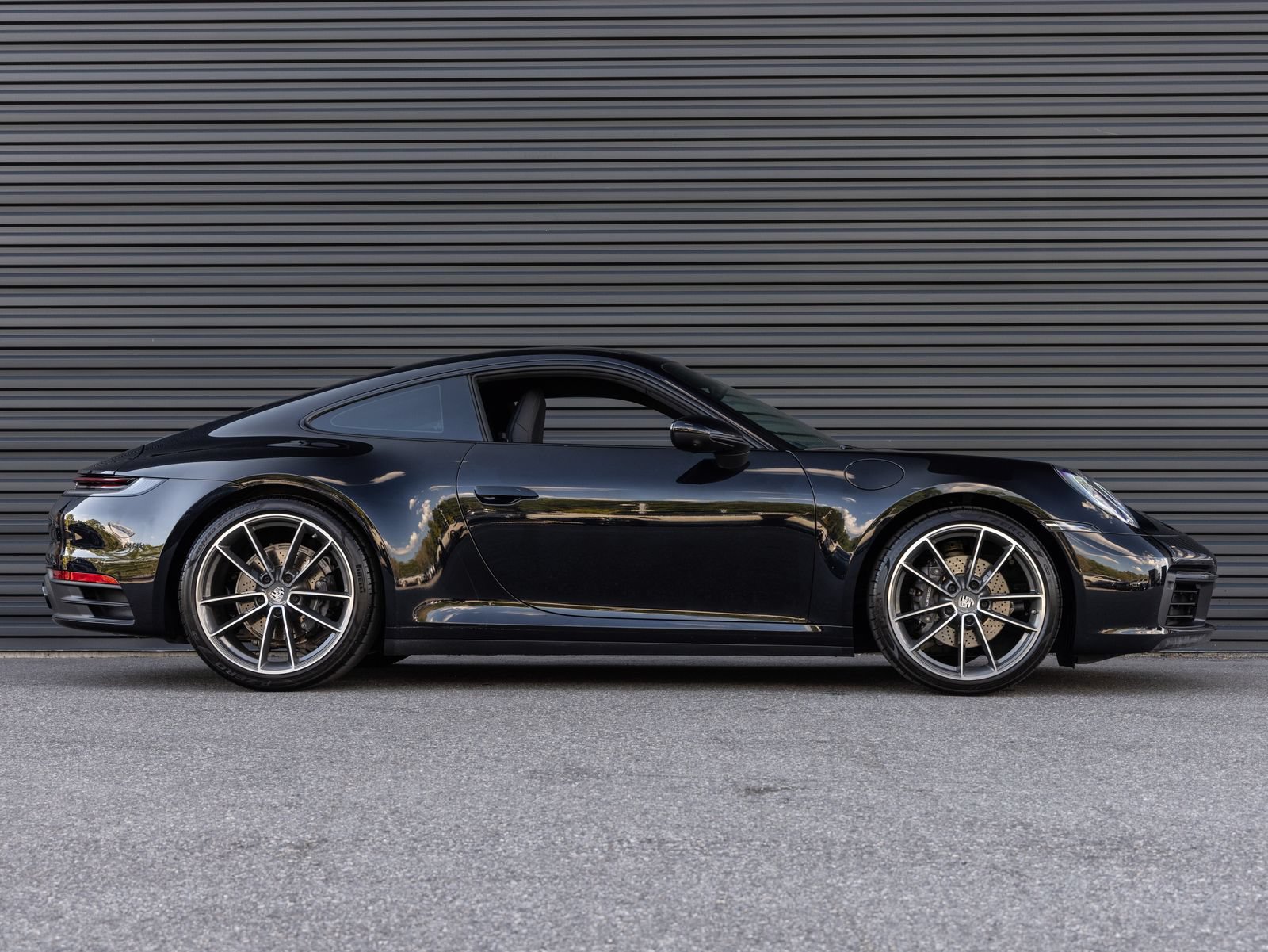 Certified 2024 Porsche 911 Carrera RWD image 8
