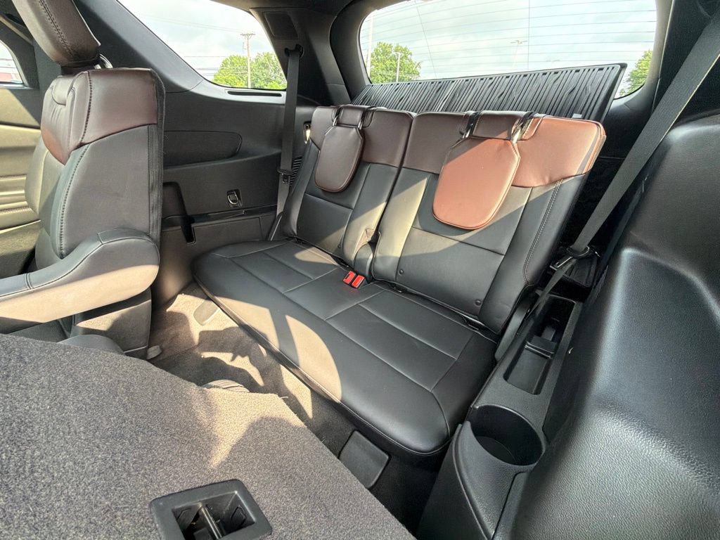 Used 2023 Ford Explorer Platinum w/ Technology Package AWD/4WD image 28