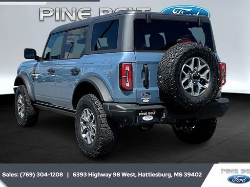 New 2025 Ford Bronco Badlands image 2