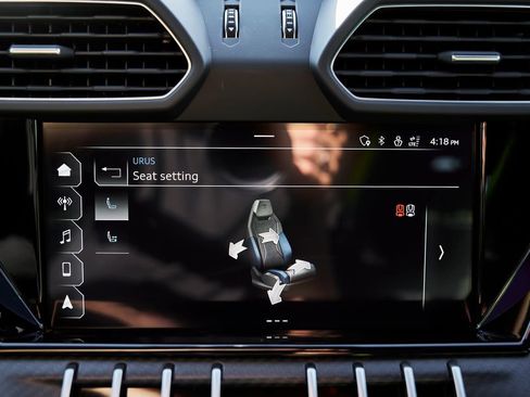 Used 2022 Lamborghini Urus AWD/4WD image 79