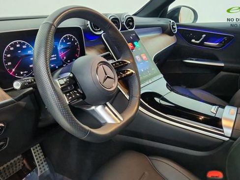 Used 2025 Mercedes-Benz GLC 300 4MATIC image 21