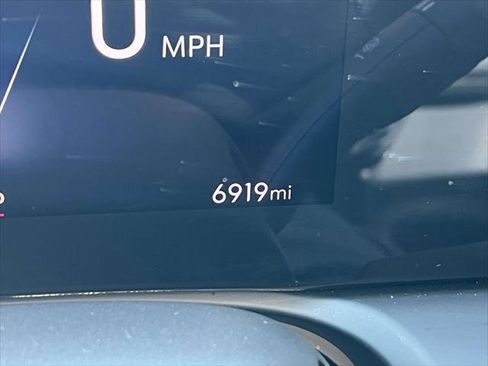 Used 2025 Buick Encore GX Avenir w/ Avenir Convenience Package image 27