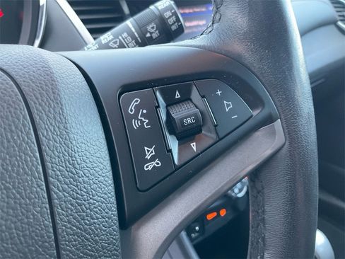 Used 2022 Chevrolet Trax LT w/ Sport Edition image 35