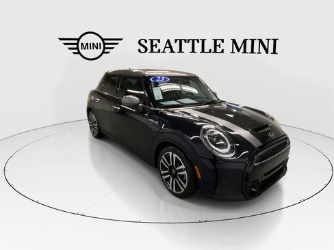 Used 2023 MINI Cooper S image 2